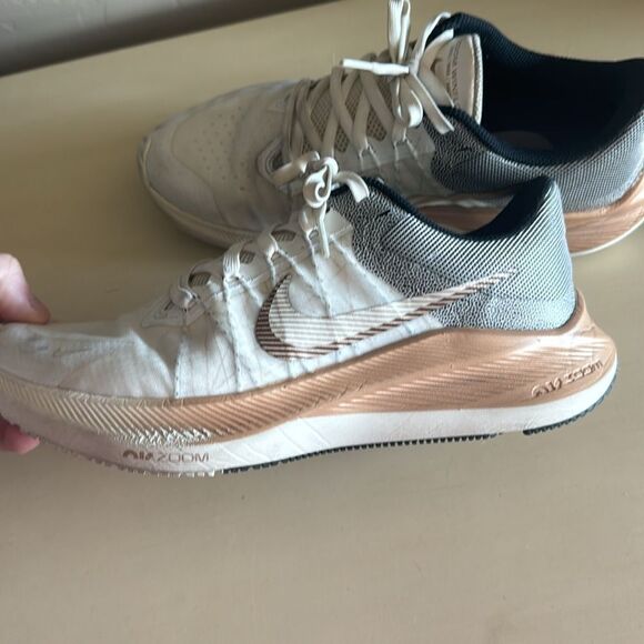 Women’s Nike Winflo Zoom 8 - Picture 4 of 8